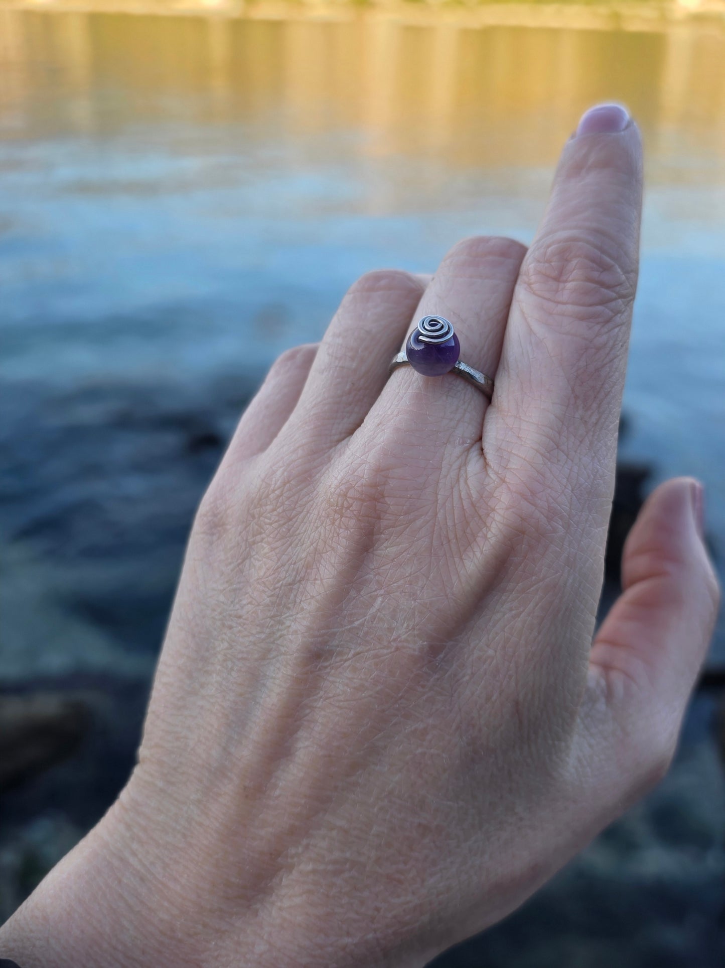 Srebrni prsten s ametistom — Bovica