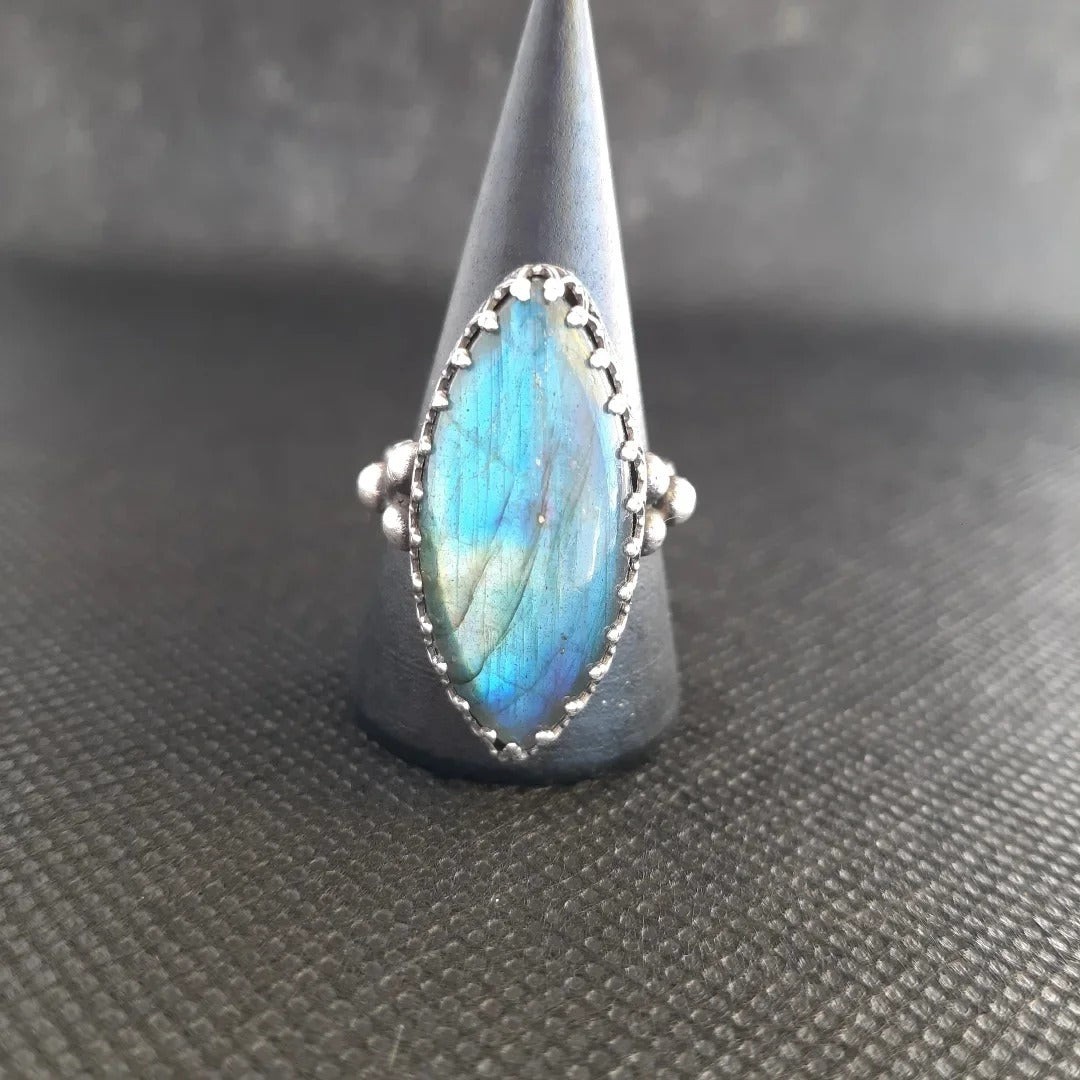 Freya – silver ring with labradorite, a symbol of courage, love and inner power