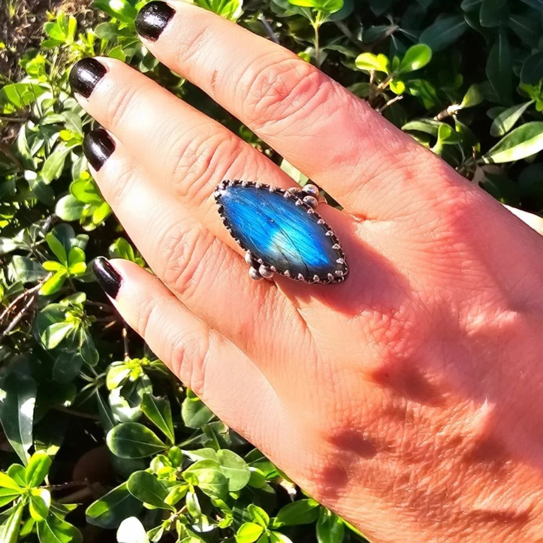 Freya – silver ring with labradorite, a symbol of courage, love and inner power
