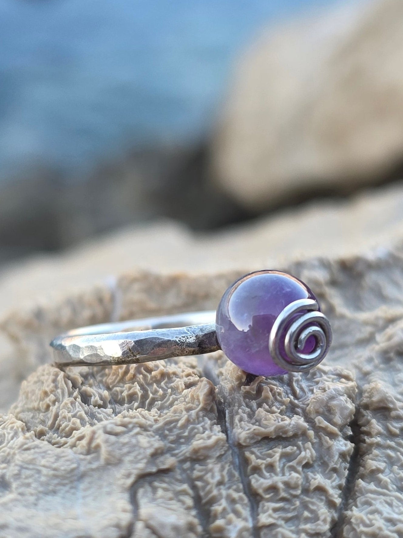 Srebrni prsten s ametistom — Bovica