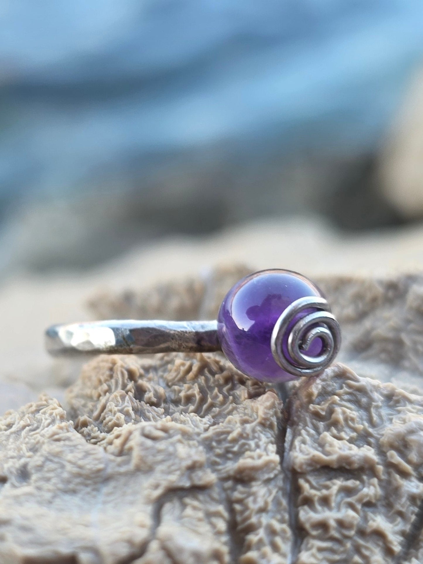 Srebrni prsten s ametistom — Bovica