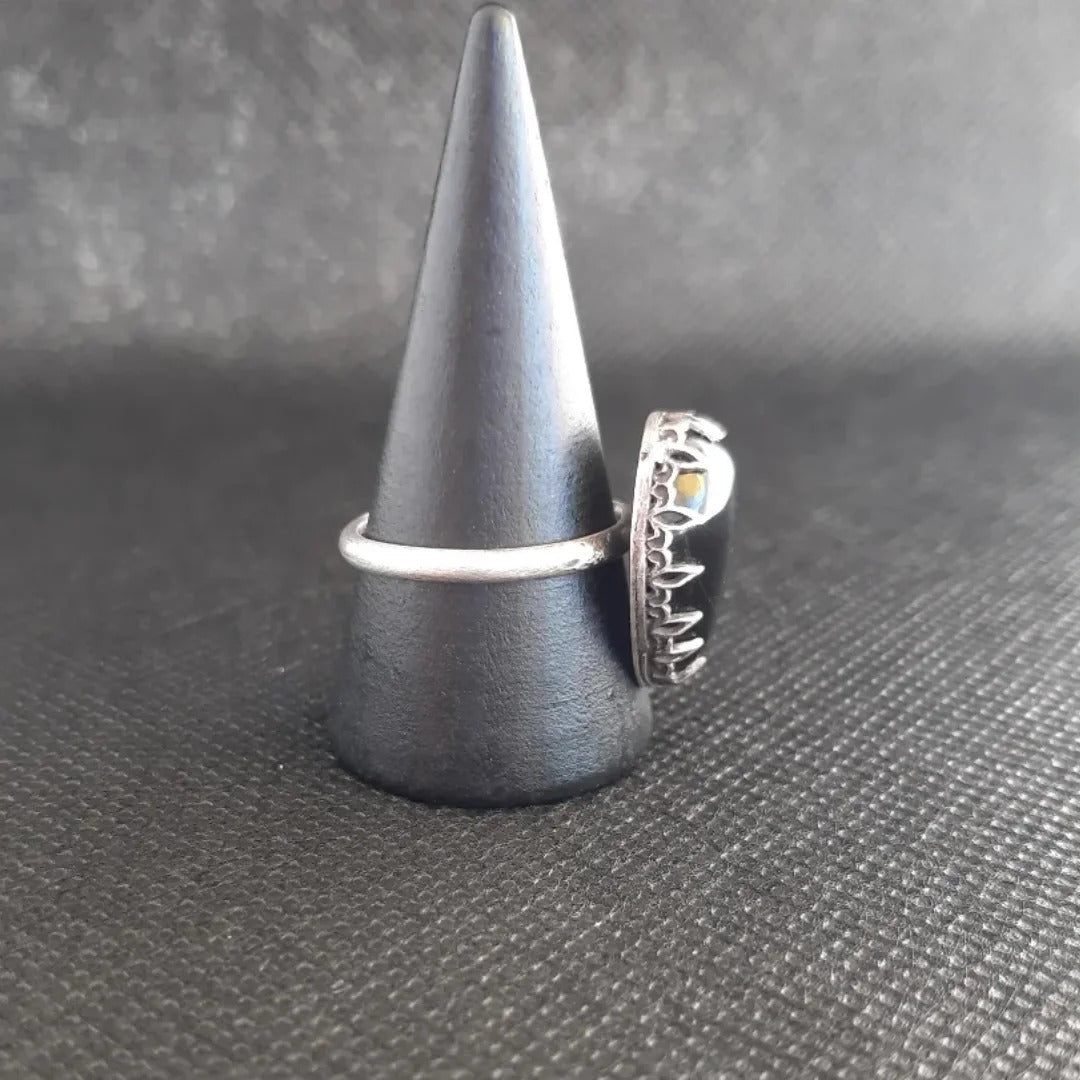 Lilith – Silver Ring with Onyx, Symbol of Freedom and Strength