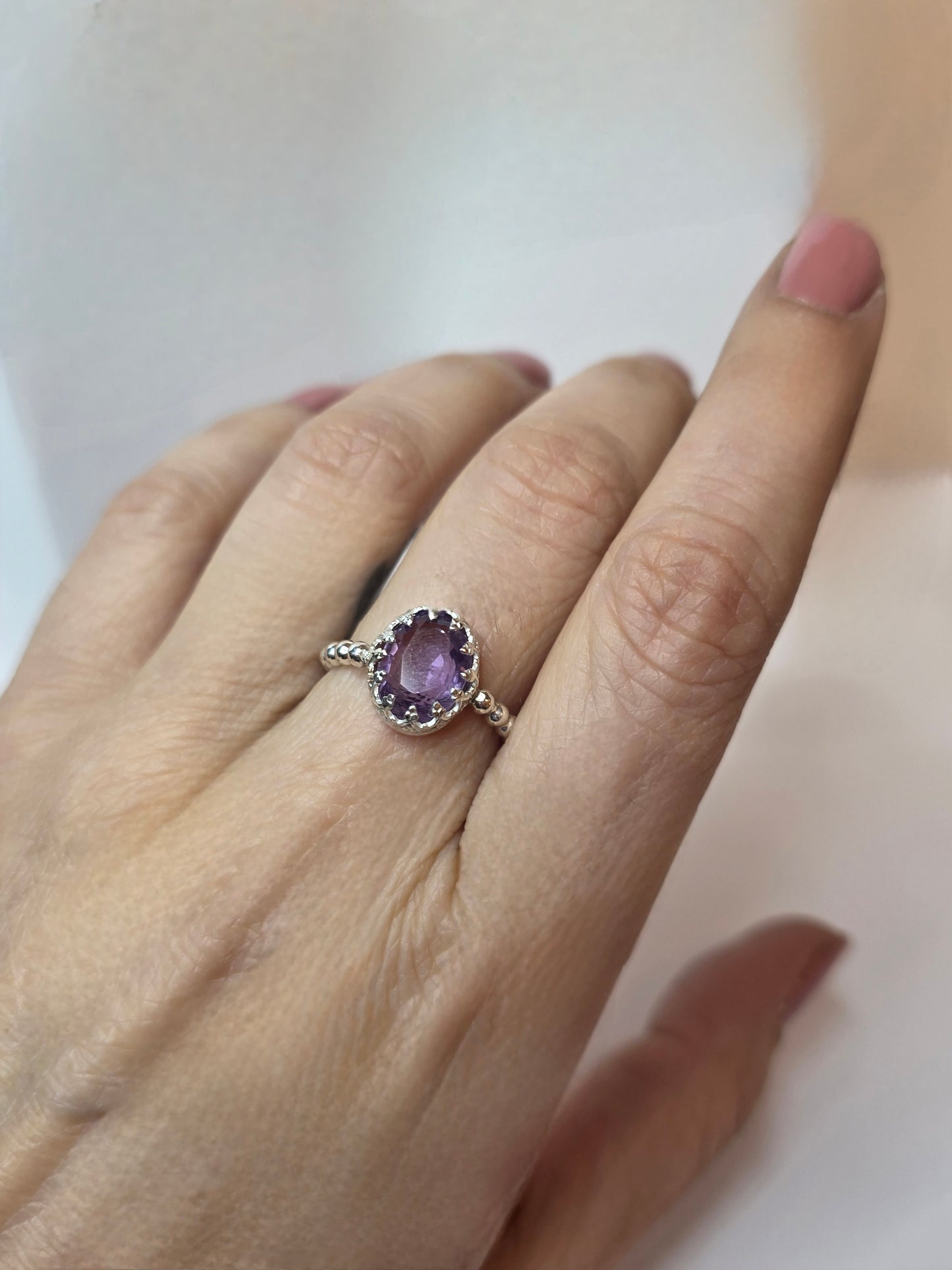 NJEŽNOST - Unikatni srebreni prsten s ametistom