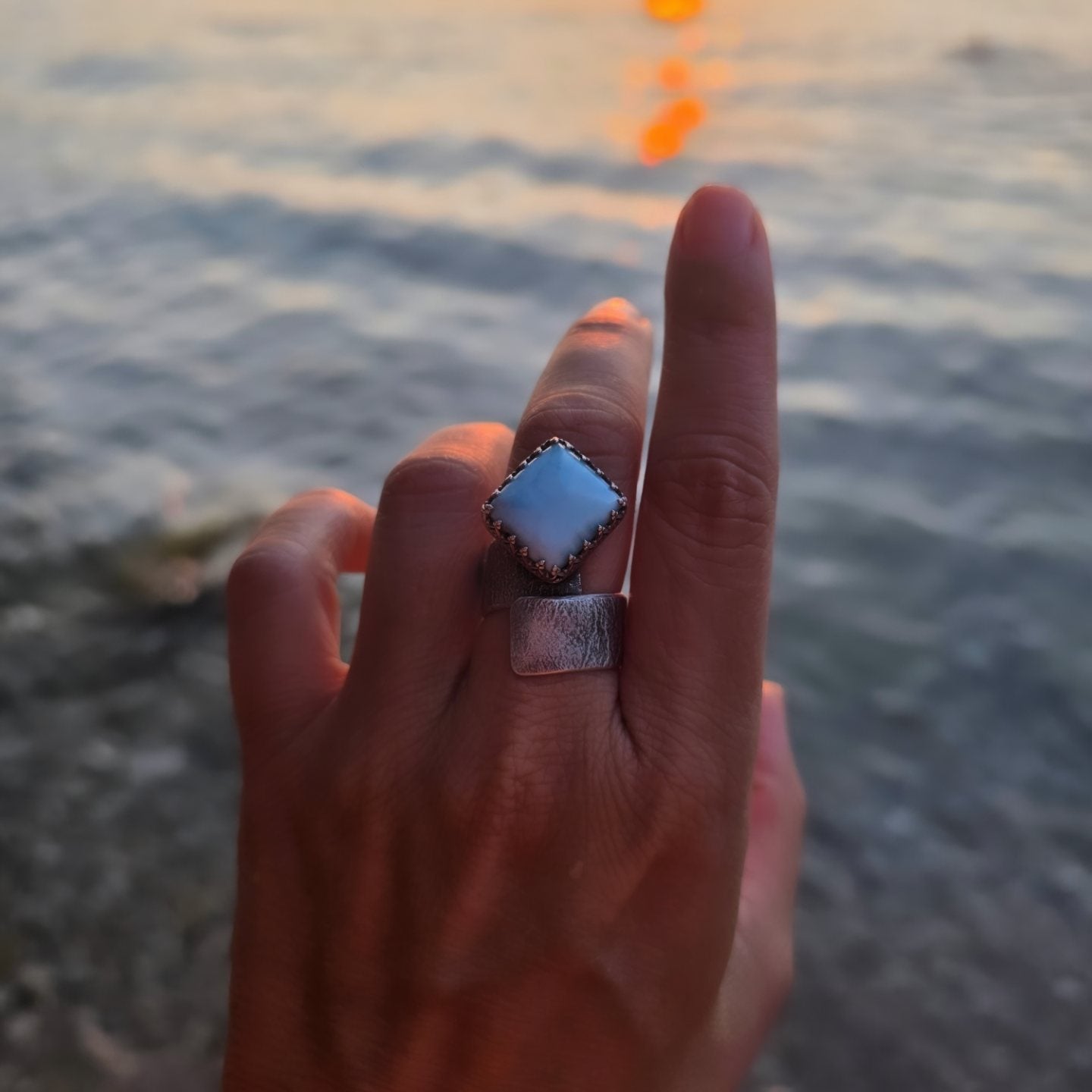 MIR — Unikatni Srebrni Prsten s Larimarom