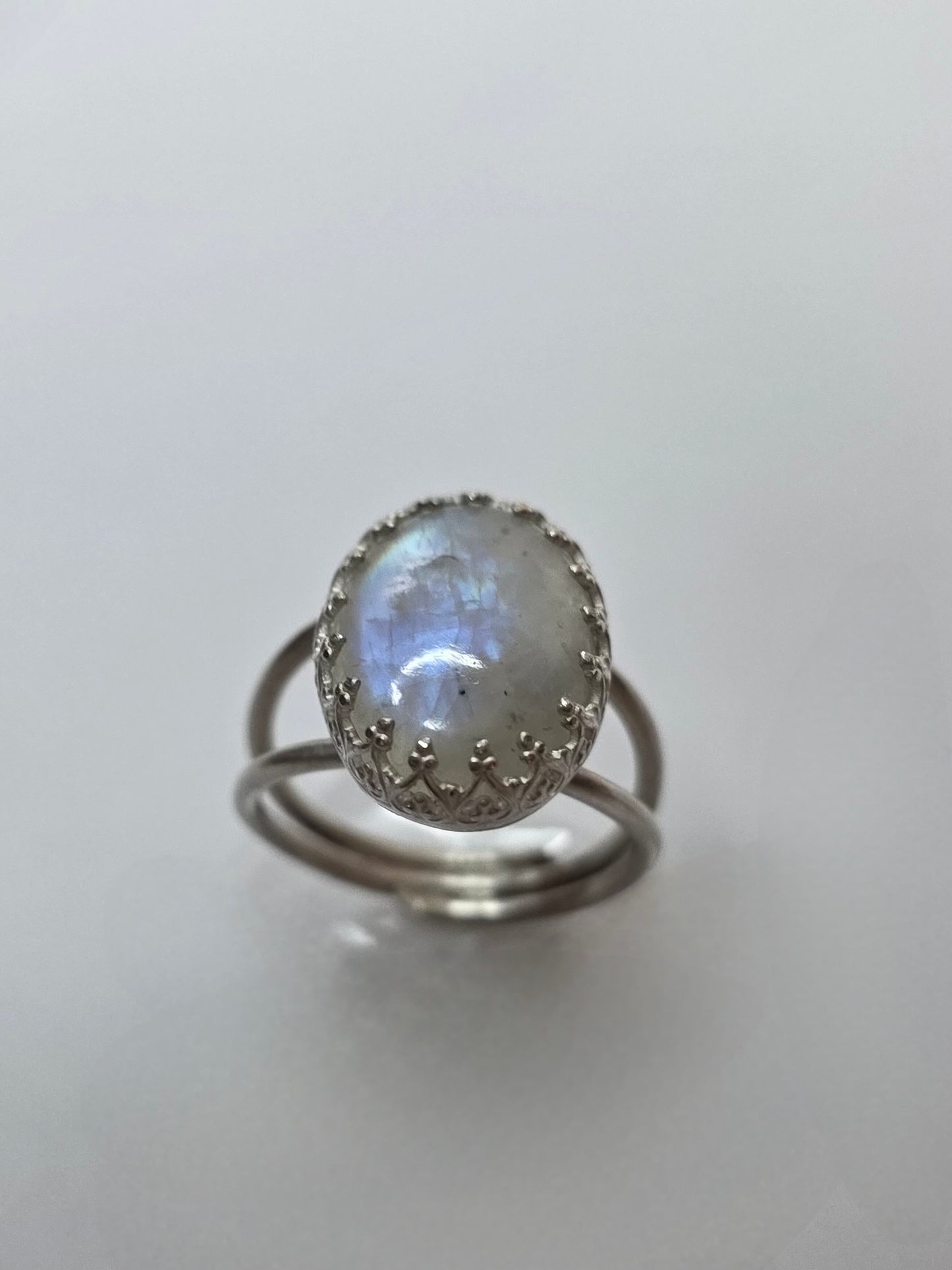 MOONRISE — Unikatni Srebrni Prsten s Mjesečevim Kamennom