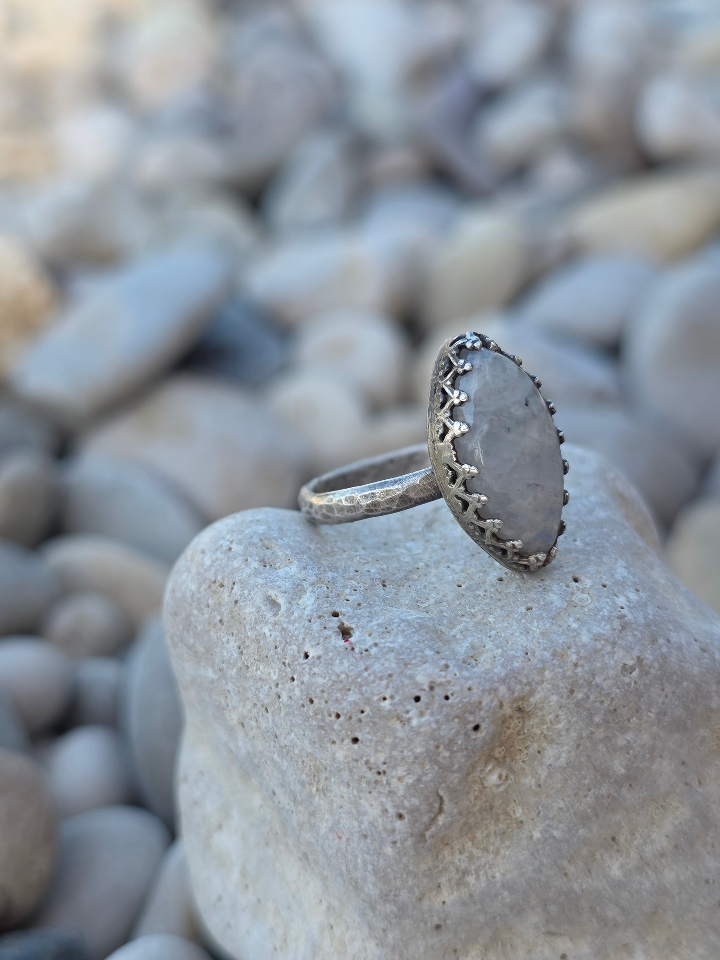 MOON WHISPER — Unikatni Srebrni Prsten s Mjesečevim KamenoM