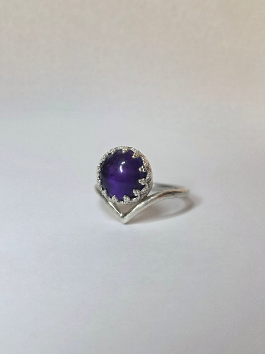 VIOLET ECHO — Unikatni Srebrni Prsten s Ametistom