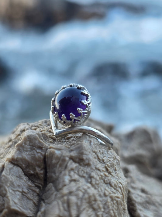 VIOLET ECHO — Unikatni Srebrni Prsten s Ametistom