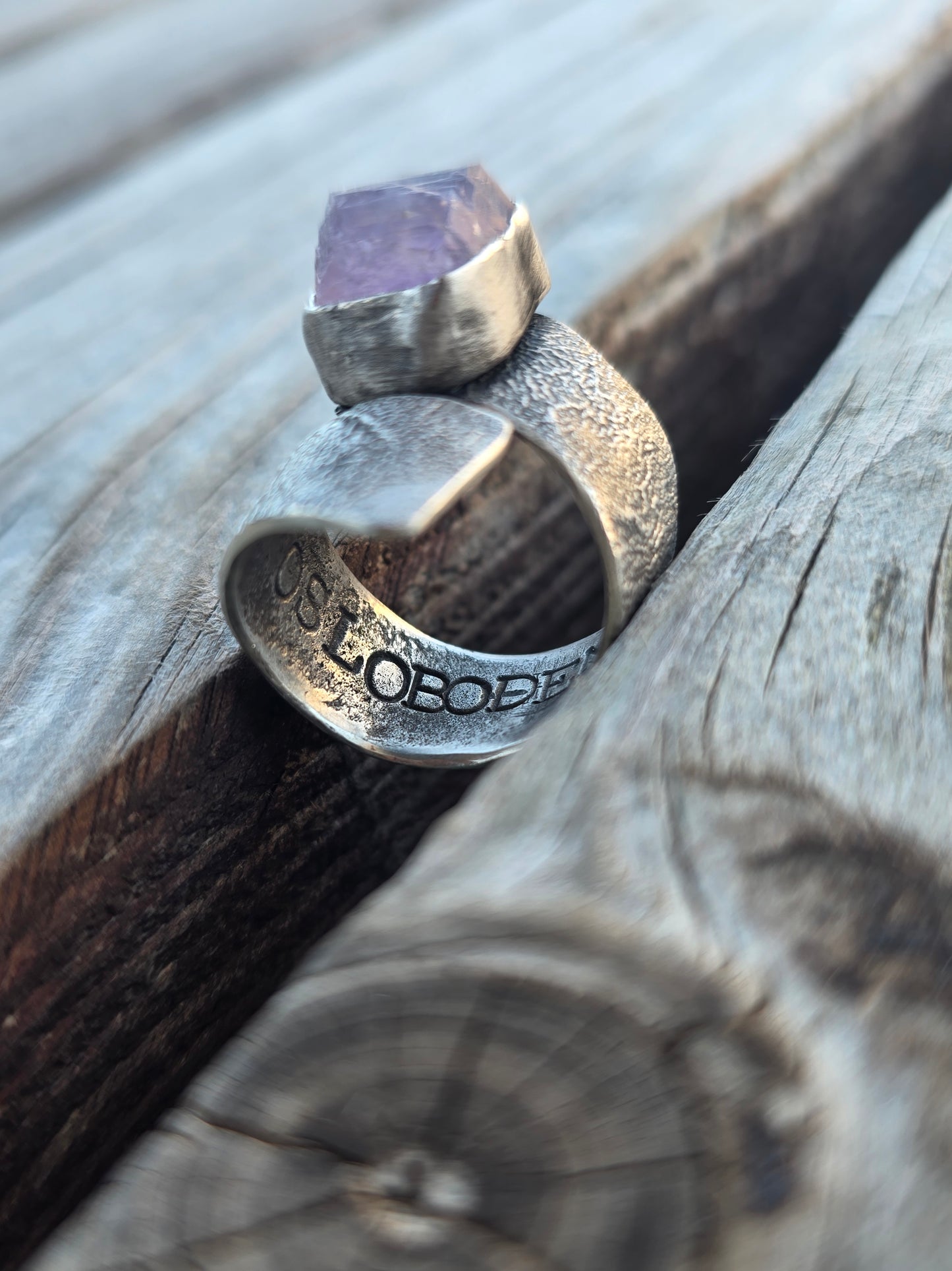 OSLOBOĐENA - srebrni prsten s ametistom