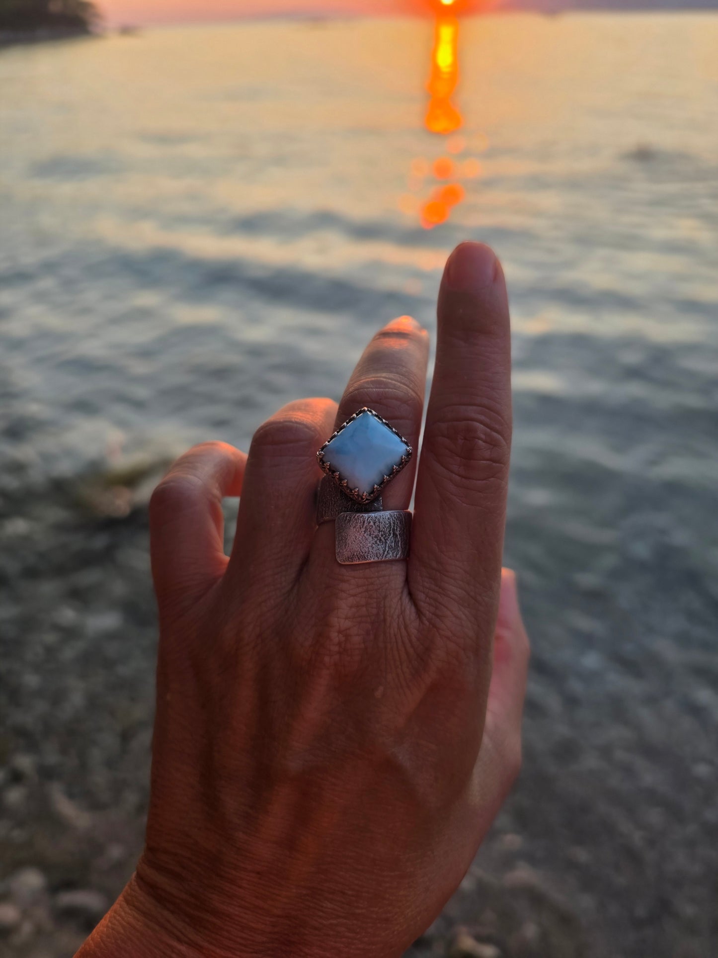 MIR — Unikatni Srebrni Prsten s Larimarom